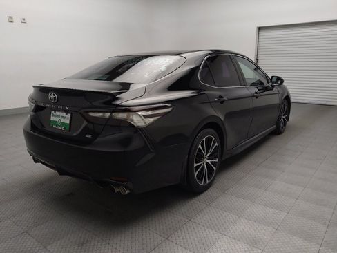Used 2018 Toyota Camry SE w/ Moonroof Package image 9
