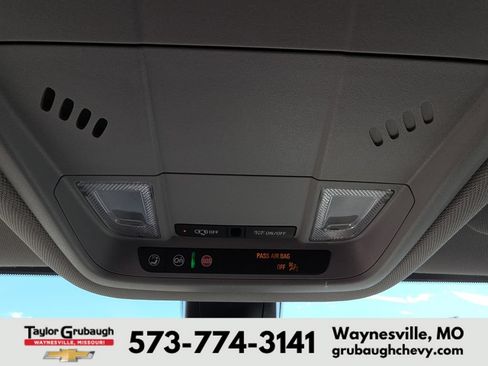 Used 2023 GMC Acadia SLE w/ Driver Convenience Package FWD image 24