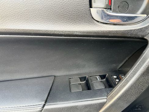 Used 2016 Toyota Corolla S image 17