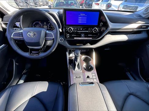 New 2026 Toyota Highlander Limited AWD/4WD image 5