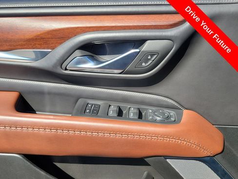Used 2023 GMC Yukon XL Denali Ultimate AWD/4WD image 17