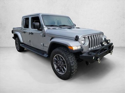 Used 2020 Jeep Gladiator Overland image 3