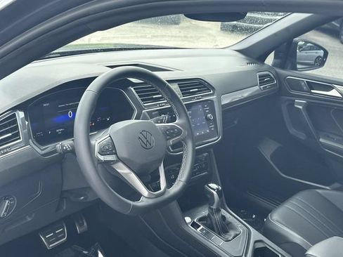 Used 2023 Volkswagen Tiguan SE R-Line FWD image 14