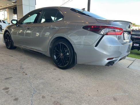 Used 2023 Toyota Camry XSE FWD image 5