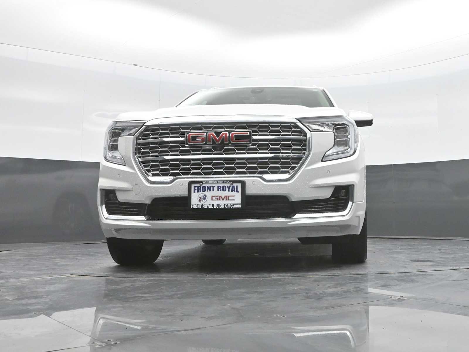 Used 2024 GMC Terrain Denali w/ Denali Premium Package AWD/4WD image 49