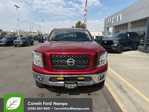 Used 2019 Nissan Titan SV AWD/4WD image 2