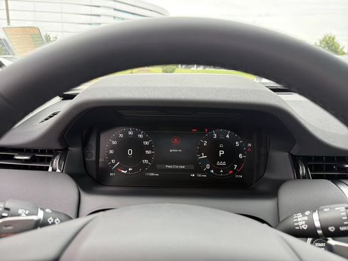 Used 2025 Land Rover Discovery Sport S AWD/4WD image 25