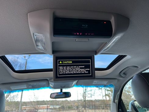 Used 2015 Toyota Sequoia Platinum image 39