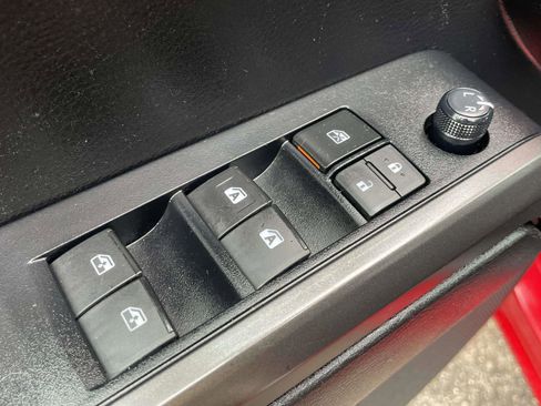 Used 2021 Toyota Tacoma TRD Off-Road image 15