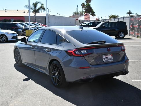 Used 2025 Honda Civic Sport image 6