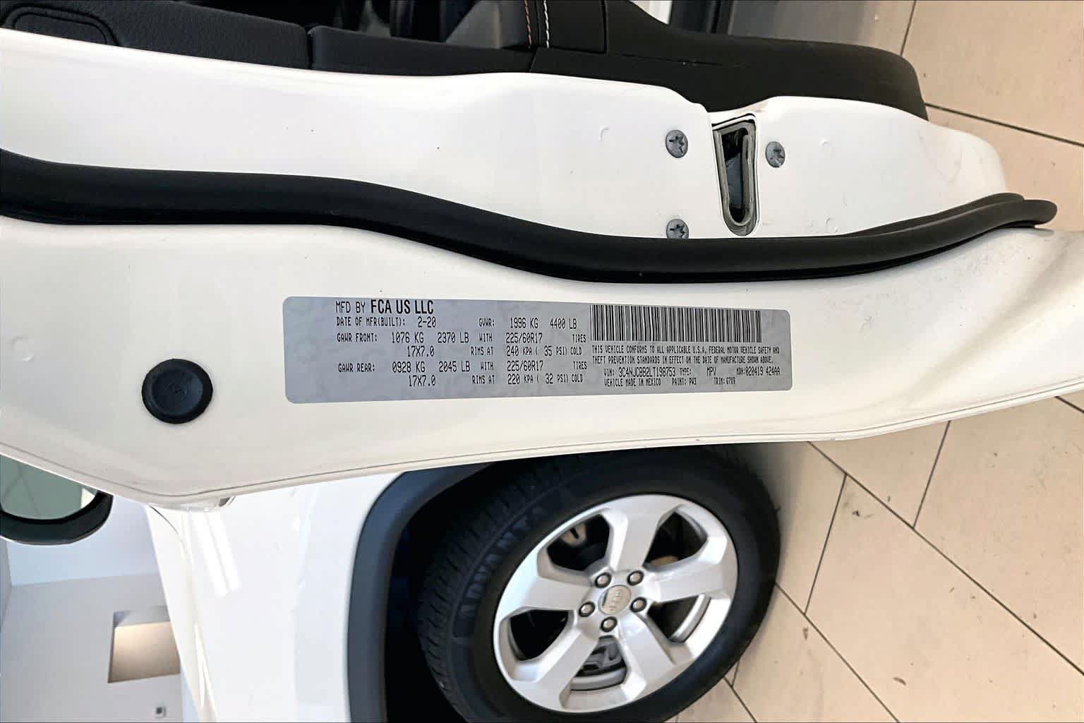 Used 2020 Jeep Compass Latitude FWD image 28