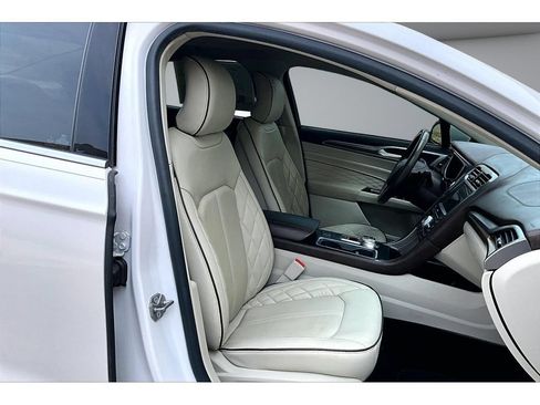 Used 2017 Ford Fusion Platinum FWD image 50