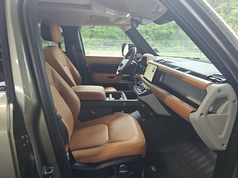 Used 2024 Land Rover Defender 130 S AWD/4WD image 10