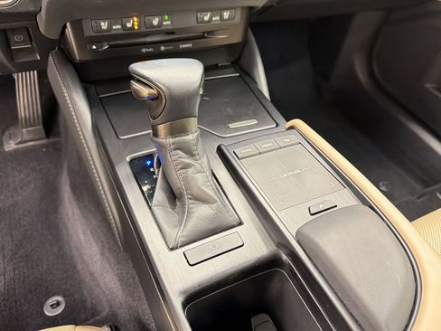 Used 2020 Lexus ES 350 w/ Premium Package FWD image 17