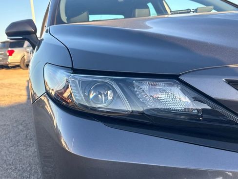 Used 2024 Toyota Camry SE image 11