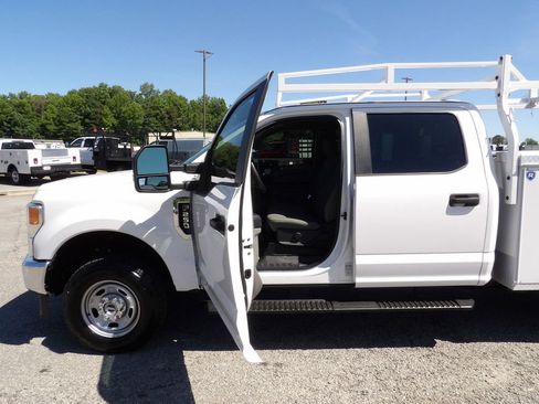 Used 2022 Ford F250 XL w/ Power Equipment Group AWD/4WD image 13