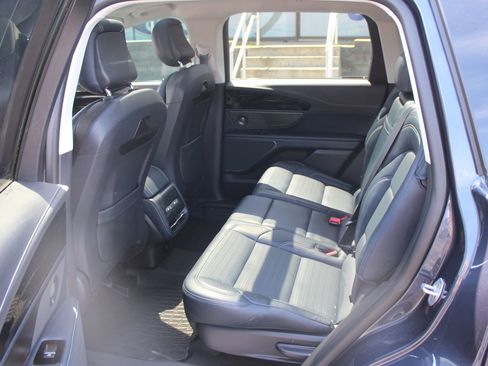 Used 2024 Lincoln Nautilus Reserve w/ Equipment Group 202A AWD/4WD image 23