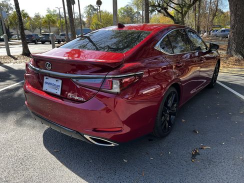 Used 2025 Lexus ES 350 F Sport w/ Accessory Package (Z1) image 9