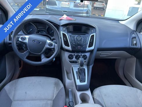 Used 2014 Ford Focus SE FWD image 5