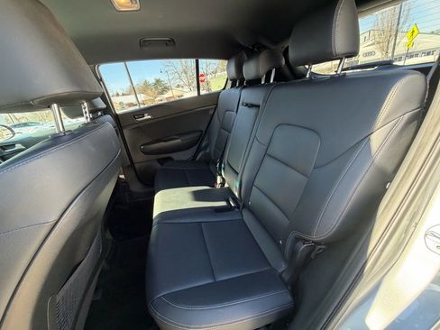 Used 2020 Kia Sportage S image 29
