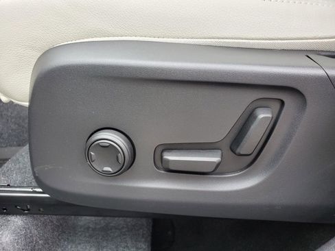 New 2026 Volvo XC40 B4 Plus w/ Protection Package Premier image 9