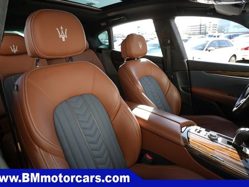 Used 2017 Maserati Levante S AWD/4WD image 29