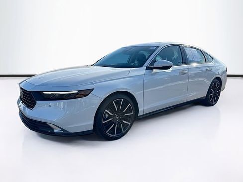 Certified 2023 Honda Accord Touring image 3