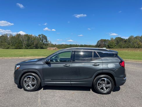 Used 2019 GMC Terrain SLT image 2
