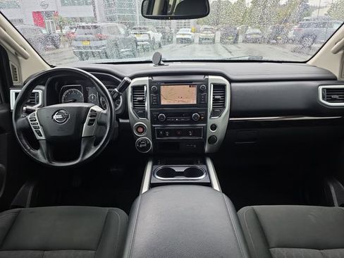 Used 2019 Nissan Titan SV w/ SV Convenience Package AWD/4WD image 11