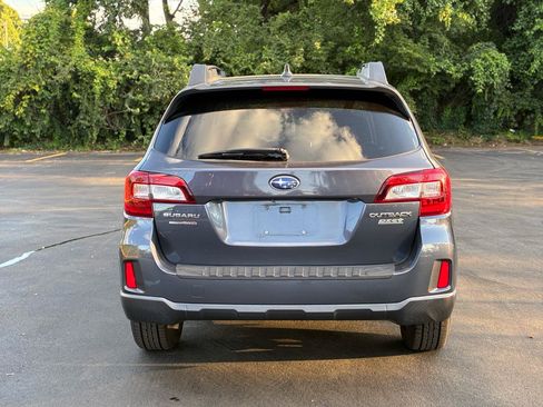Used 2017 Subaru Outback 2.5i Premium w/ Popular Package #1 AWD/4WD image 7