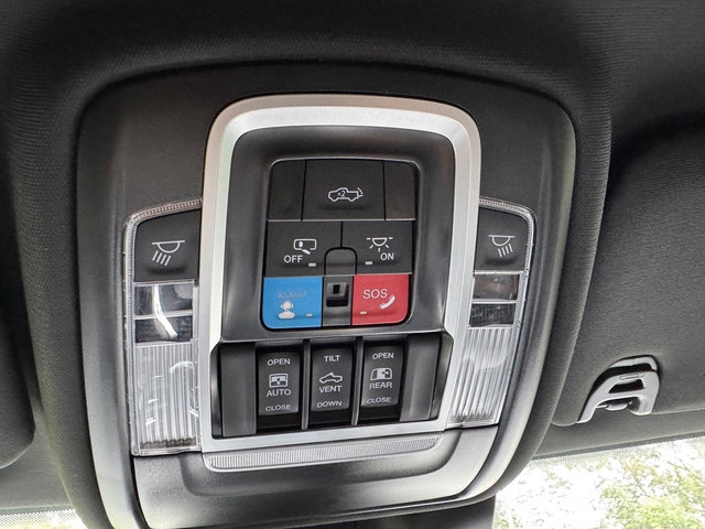 Used 2026 RAM 3500 Laramie AWD/4WD image 36
