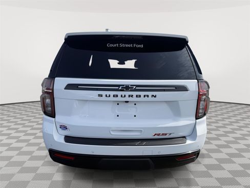 Used 2024 Chevrolet Suburban RST w/ Luxury Package image 2