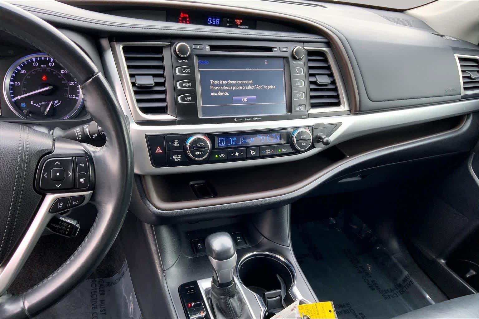 Used 2019 Toyota Highlander XLE AWD/4WD image 6