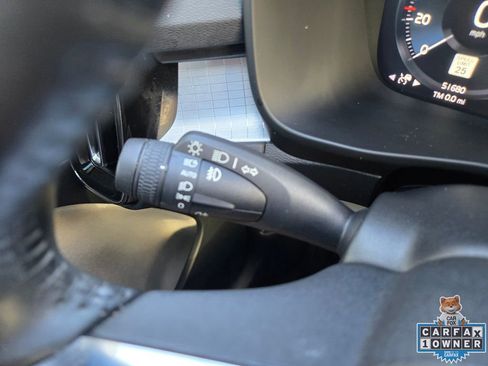 Used 2019 Volvo XC40 T4 Momentum image 45