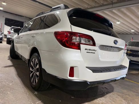 Used 2015 Subaru Outback 2.5i Limited AWD/4WD image 3