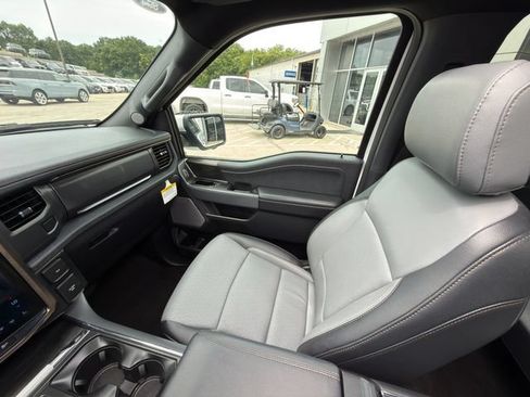 Used 2025 Ford F150 Lightning Lariat AWD/4WD image 31