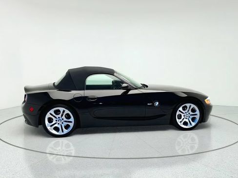 Used 2004 BMW Z4 3.0i RWD image 2