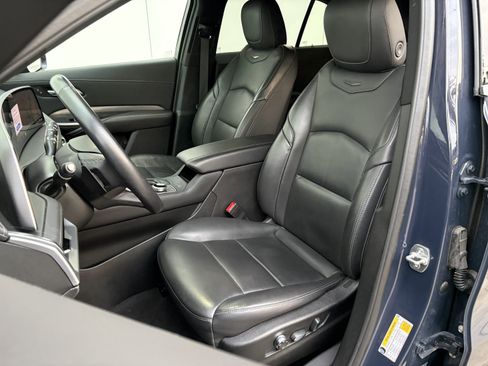 Certified 2025 Cadillac XT4 Premium Luxury image 11