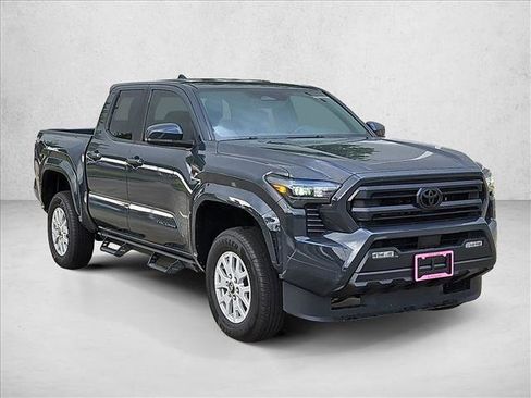 Used 2025 Toyota Tacoma SR5 AWD/4WD image 3