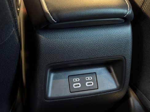 Certified 2025 Toyota Corolla SE image 17