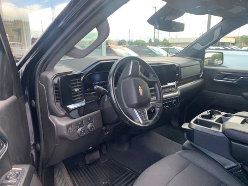 Used 2024 Chevrolet Silverado 1500 LT AWD/4WD image 3