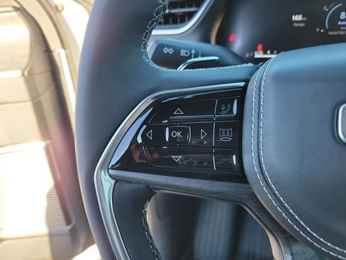 Used 2023 Jeep Grand Cherokee Overland w/ Luxury Tech Group IV image 22