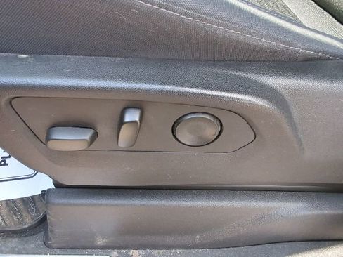 Used 2022 Chevrolet Silverado 1500 LT AWD/4WD image 10