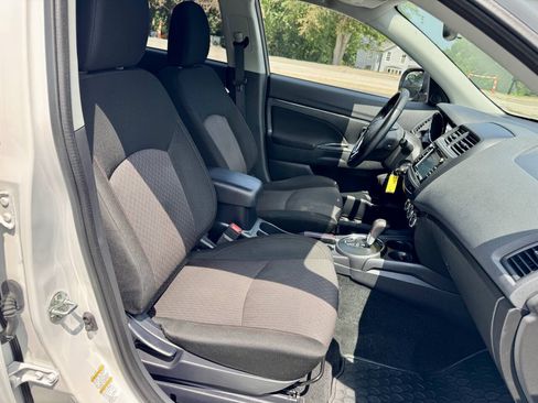 Used 2017 Mitsubishi Outlander Sport LE AWD/4WD image 27