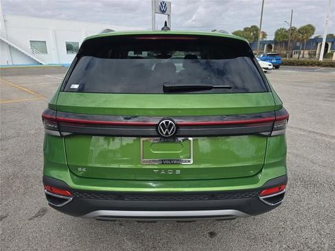 New 2026 Volkswagen Taos SE image 4