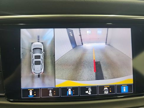 Used 2024 Buick Enclave Essence w/ Experience Buick Package AWD/4WD image 18