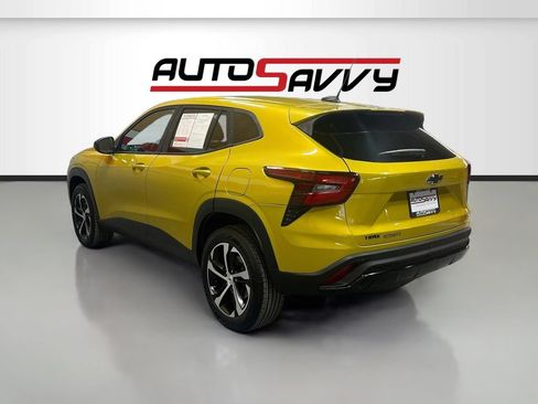 Used 2024 Chevrolet Trax RS w/ Driver Confidence Package FWD image 5