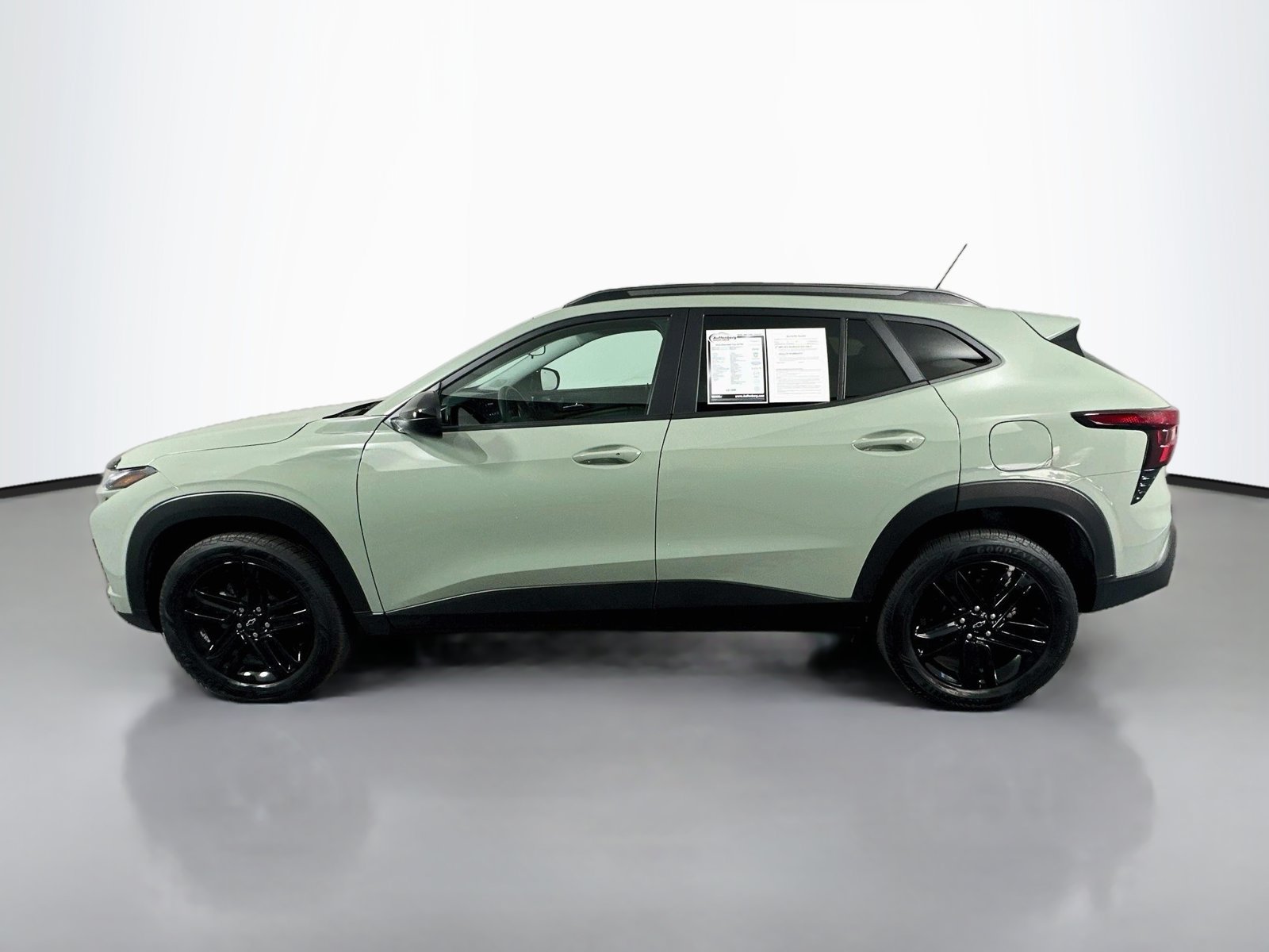Used 2024 Chevrolet Trax ACTIV FWD image 4
