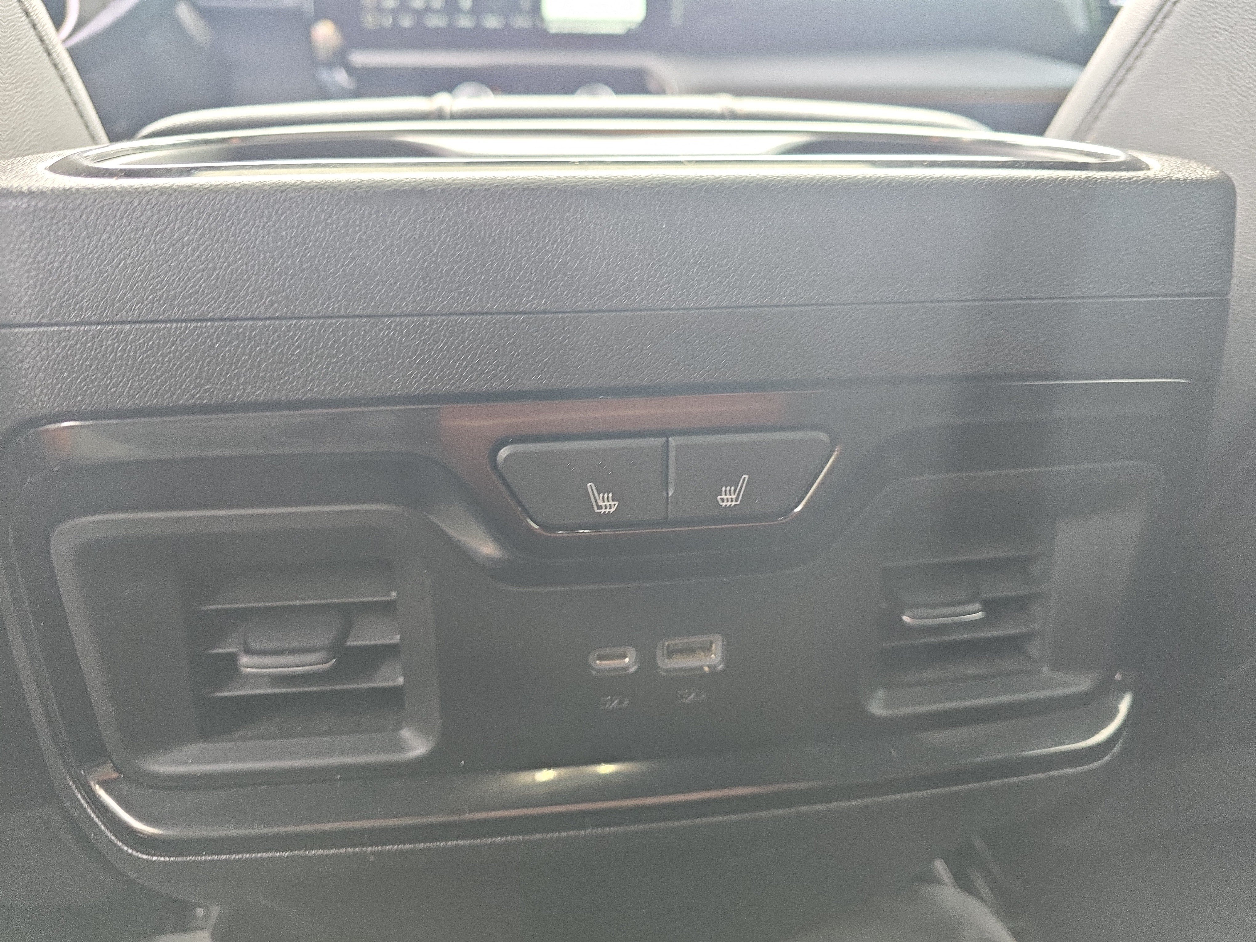Used 2024 GMC Sierra 1500 AT4 w/ Technology Package AWD/4WD image 16