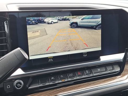 Used 2025 Chevrolet Silverado 1500 LT AWD/4WD image 25